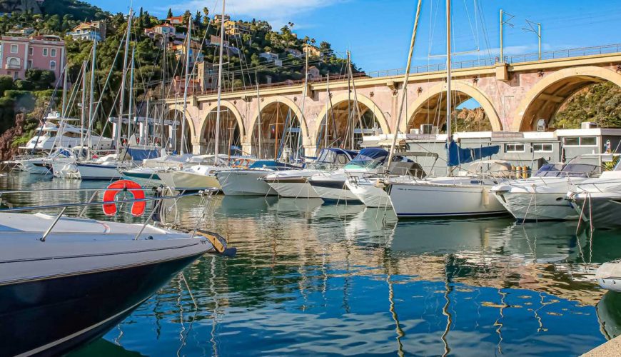 Port de la Rague Mandelieu Location bateaux watertoys Mandelieu