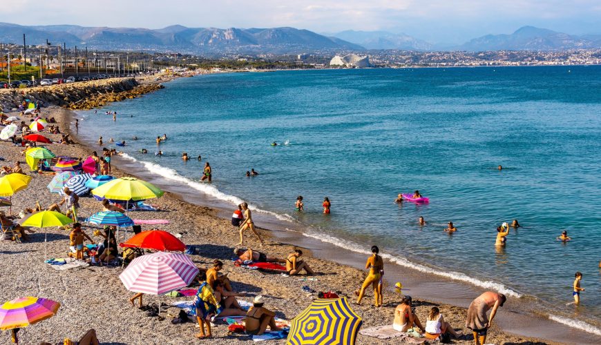 Plage du Fort Carré Antibes Côte d'Azur